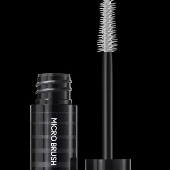 NEW MAC Cosmetics MAC Stack Micro Brush Mascara | Full Size Black - Picture 2 of 2